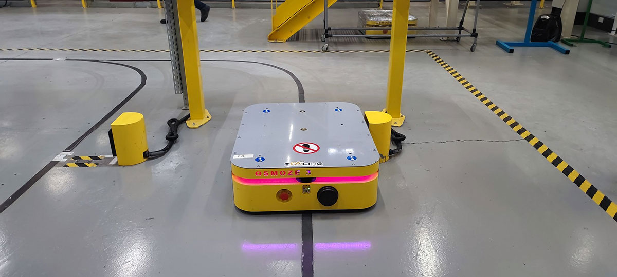 AGV (Automatic Guided Vehicle)