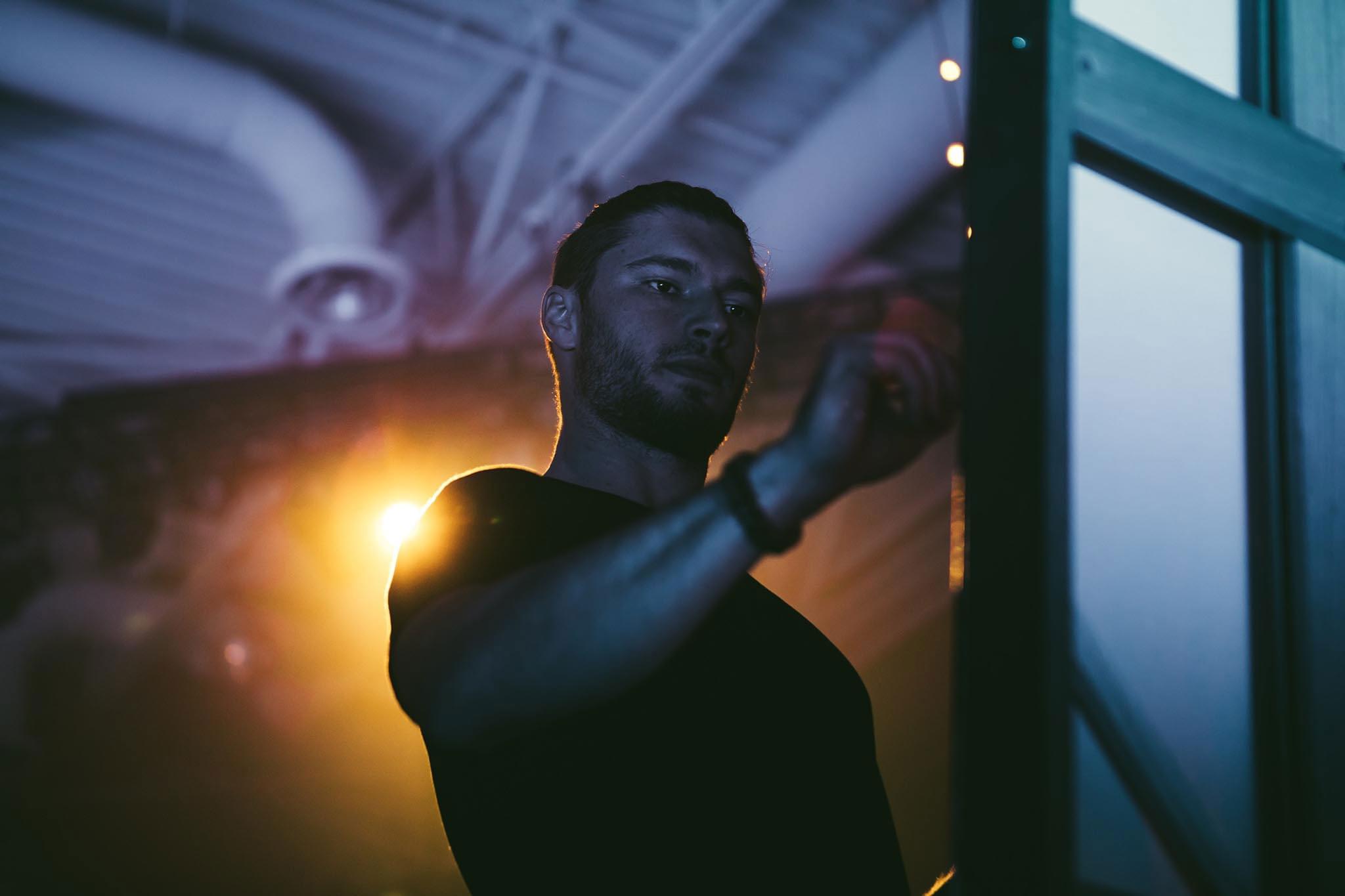 Haec dum oriens diu perferret